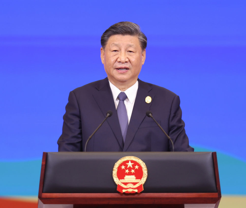 习近平和彭丽媛为出席第三届“一带一...